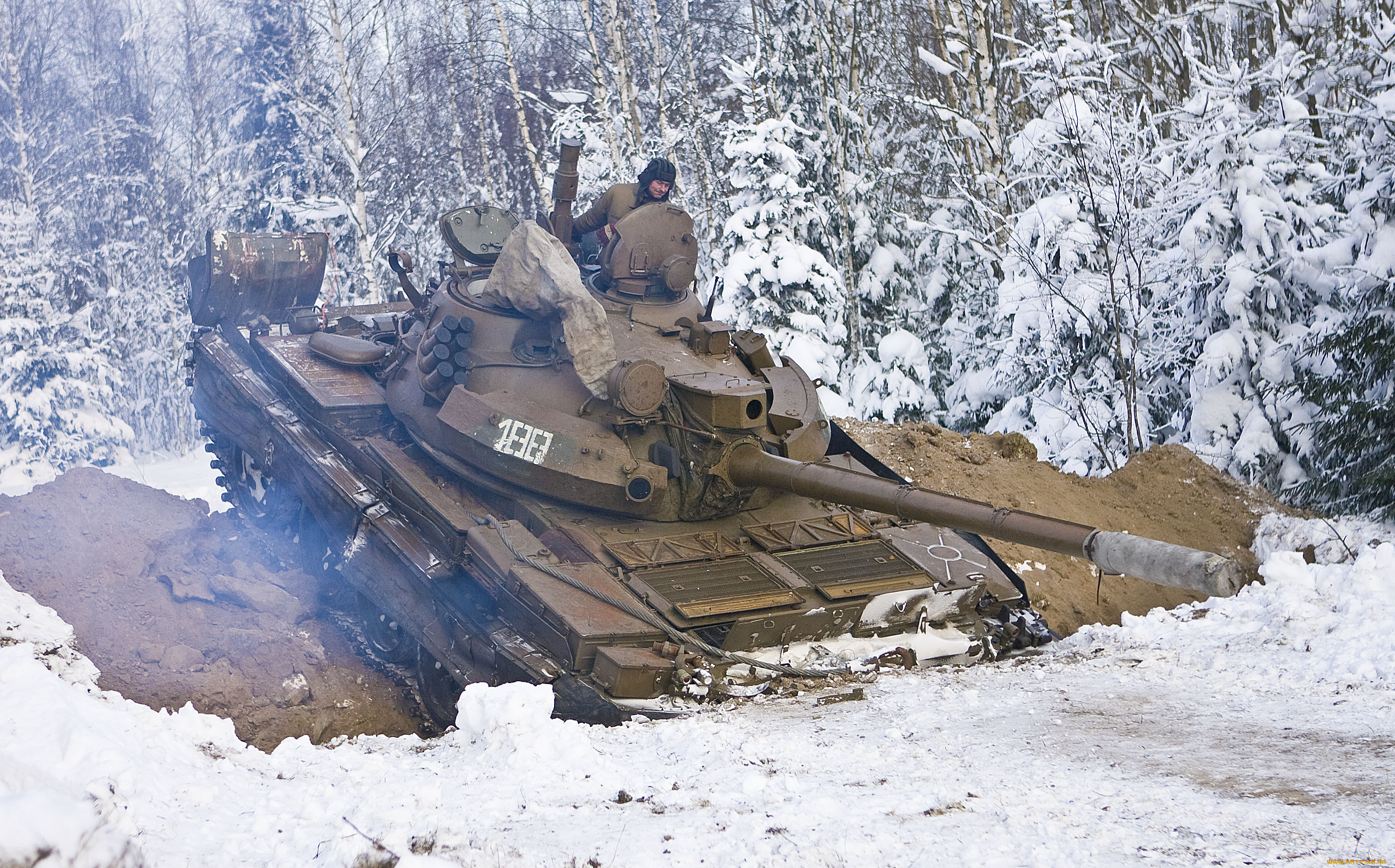 Народ танка. Танк т-62м. Т-62 полигон. Танки т 80 зимой. Т90 танк в,снегу.